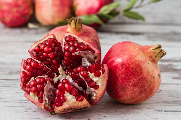  Pomegranates 